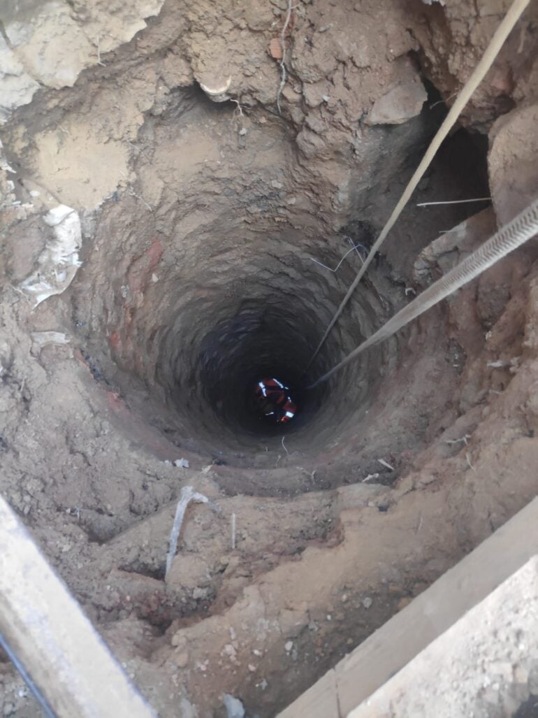 Homem entra em tubulão, desmaia e é resgatado pelos bombeiros em BH