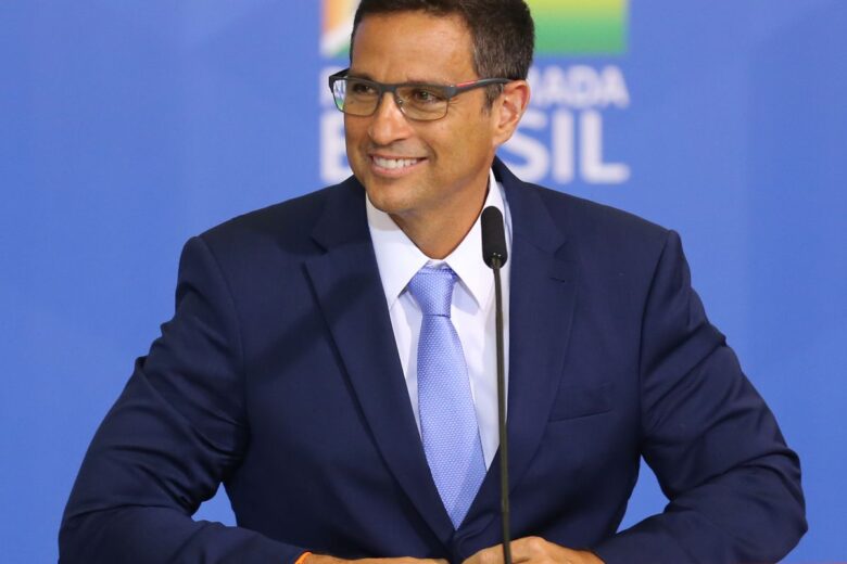 Campos Neto presidirá conselho de órgão que coordena bancos centrais