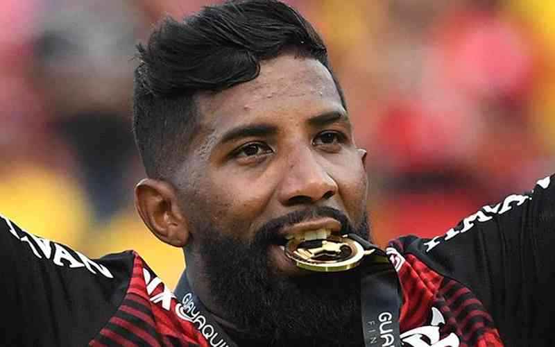 Atlético desiste de negociação com Rodinei, do Flamengo