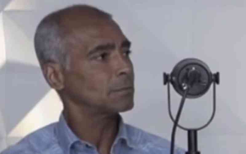 Romário se diz melhor centroavante e debocha de Edmundo: ‘Uma merda’