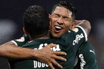 Em clima de festa, Palmeiras comemora título com goleada sobre o Fortaleza