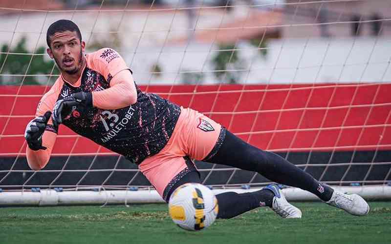 Atlético-GO perde goleiro e volante titulares para jogo com o América