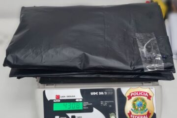 Casal tenta embarcar com 4,3 kg de cocaína no Aeroporto de Confins, em BH