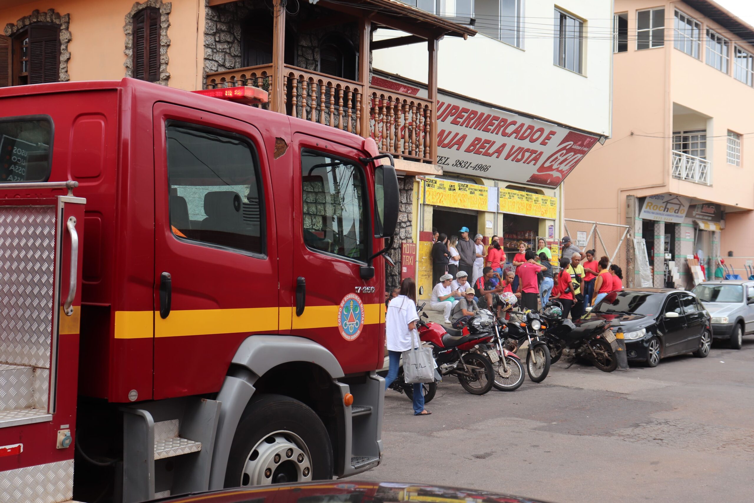 Princípio de incêndio em depósito de supermercado assusta moradores do Bela Vista