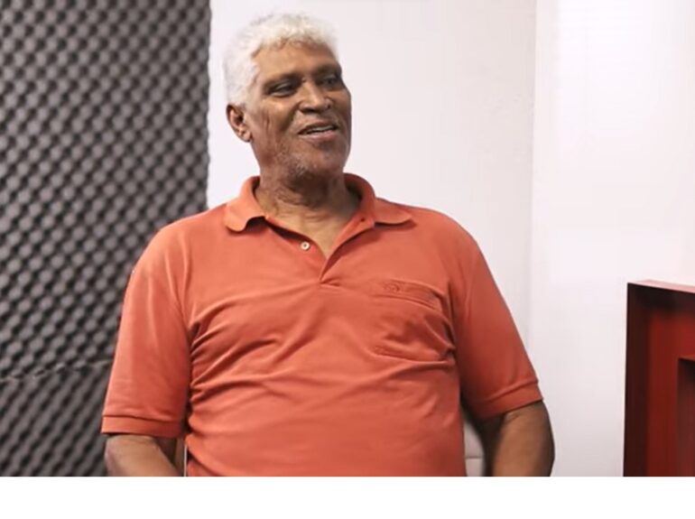 O cantor Lilico exibe todo o seu talento nos bares e igrejas de Itabira