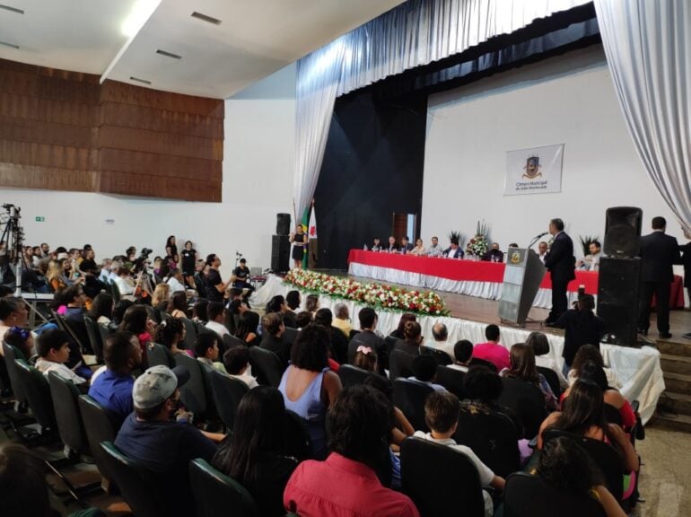 Mais de 100 alunos são condecorados pela Câmara de Monlevade com a Medalha Mérito Escolar 2022