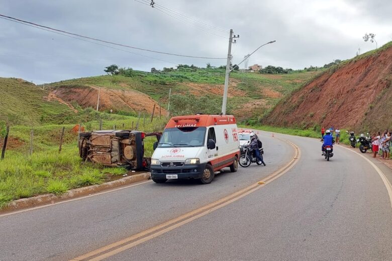 Jovem fica ferido em acidente na MGC-120, no Pedreira