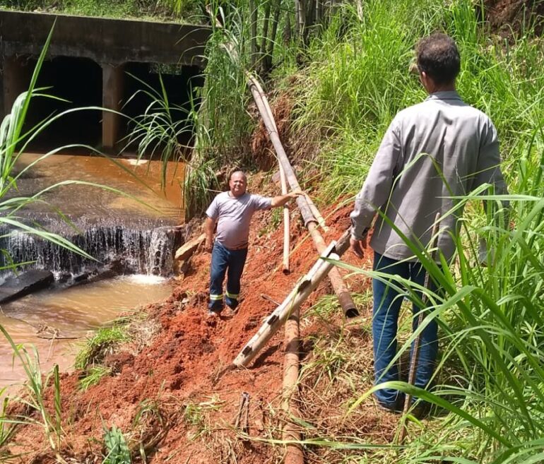 Deslizamento de terra interrompe abastecimento no Chapada e Boa Esperança