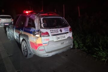 Policial evita colisão frontal e capota viatura na BR-381