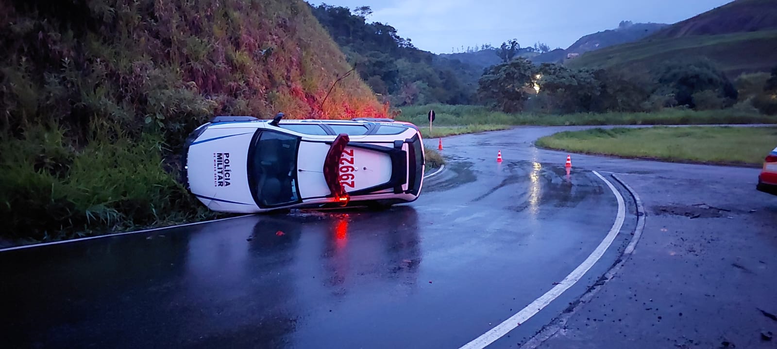 Dois homens são baleados em frente ao Valério; suspeitos fogem e são perseguidos pela polícia