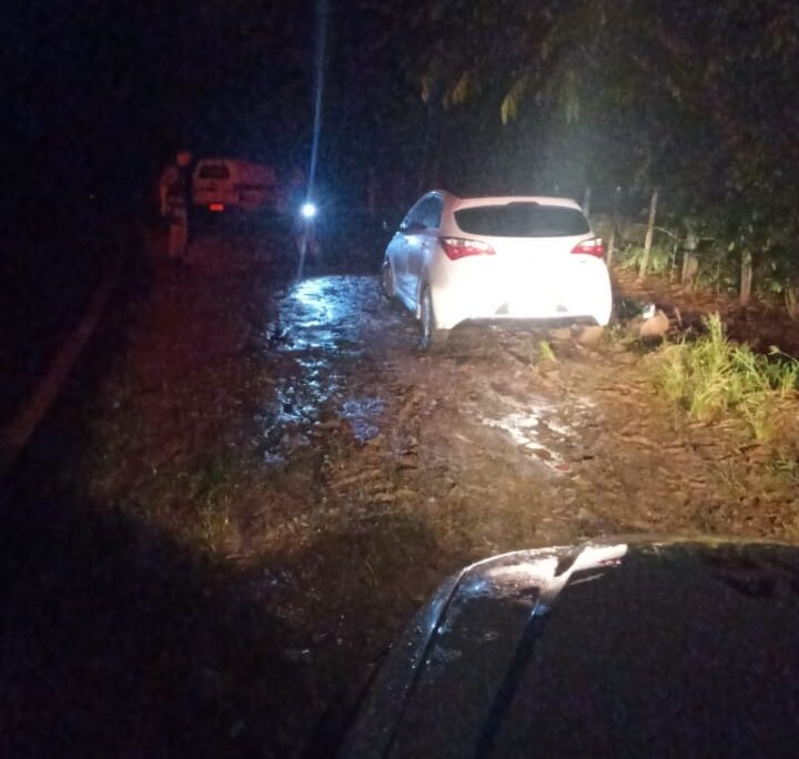 Dois homens são baleados em frente ao Valério; suspeitos fogem e são perseguidos pela polícia