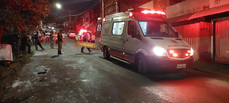 Em menos de 30 minutos, um é morto no Areão e outro baleado no Santa Marta