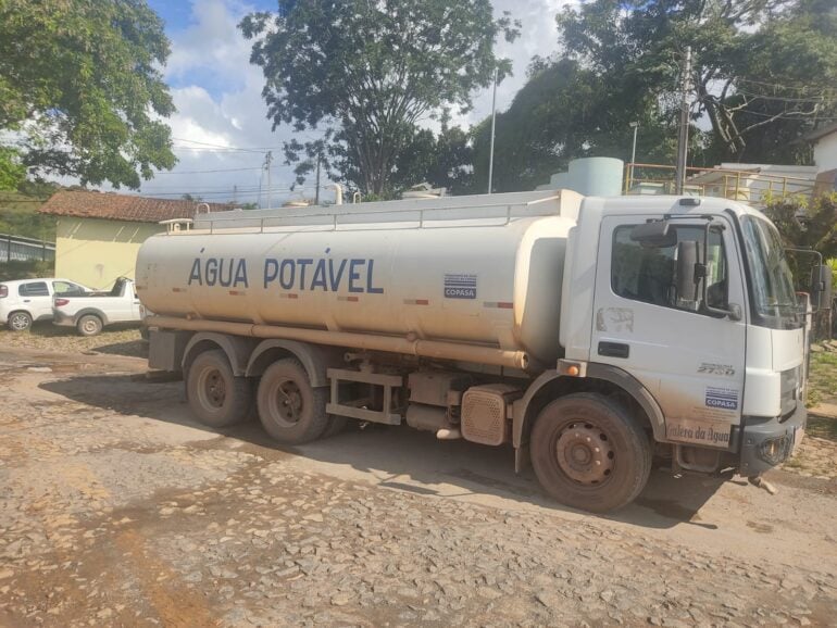Rompimento de adutora deixa Bom Jesus do Amparo sem abastecimento de água; Prefeitura esclarece a situação
