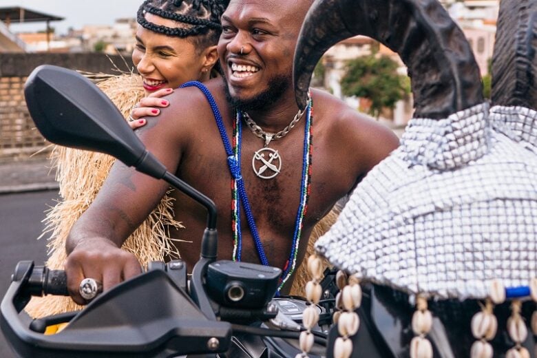 Cultura: Maíra Baldaia convida Djonga para iniciar o álbum ”Obí”