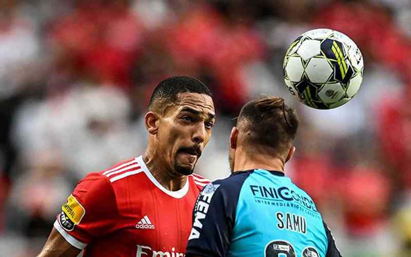 Atlético faz proposta pelo lateral-direito Gilberto, diz jornal português