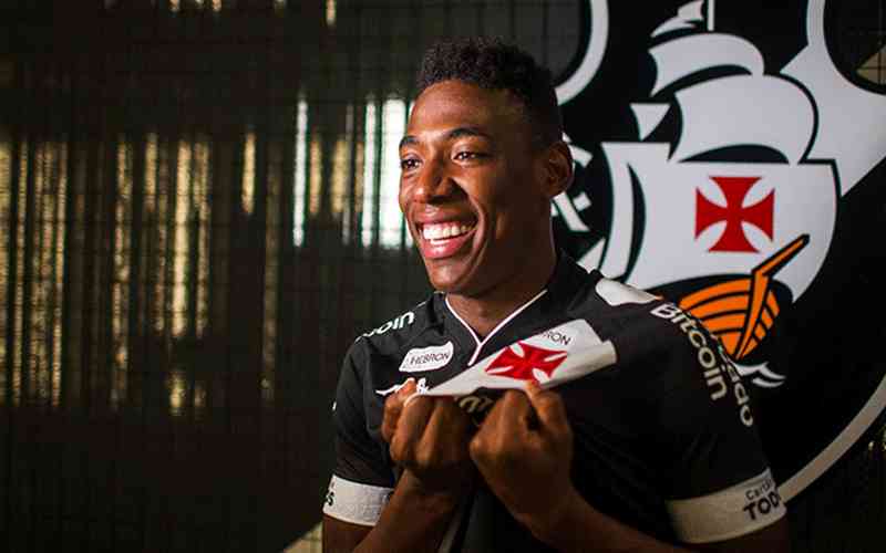Vasco anuncia a contratação do defensor Léo Pelé, ex-São Paulo