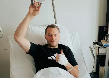 Neuer quebra perna esquiando e está fora da temporada