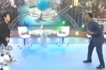Pelé e Maradona: relembre a tabelinha de cabeça em programa de TV