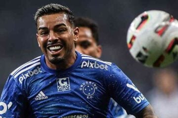 Cruzeiro se despede de Matheus Bidu e relembra golaço de falta; assista