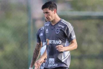 Nacho treina no Atlético, mas está próximo de acerto com o River Plate