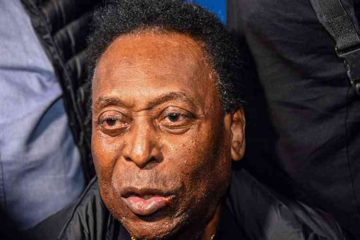 Nas redes sociais, Pelé diz que está em visita mensal ao hospital