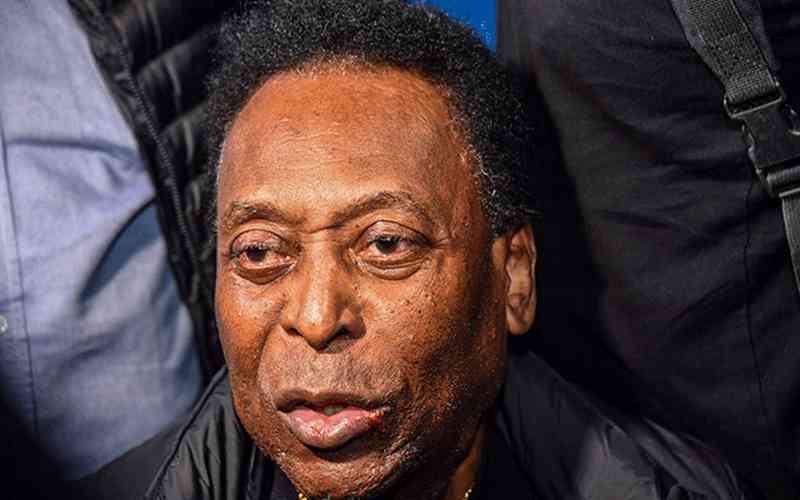Nas redes sociais, Pelé diz que está em visita mensal ao hospital