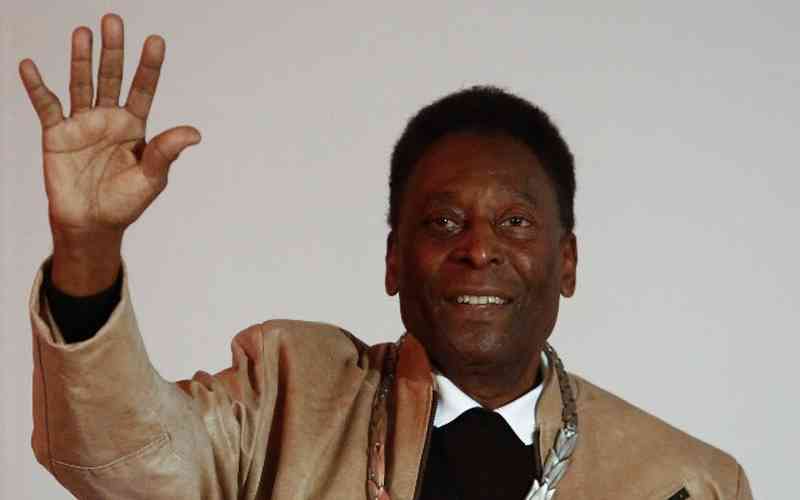 Pelé tem diagnosticada infecção respiratória, diz boletim médico