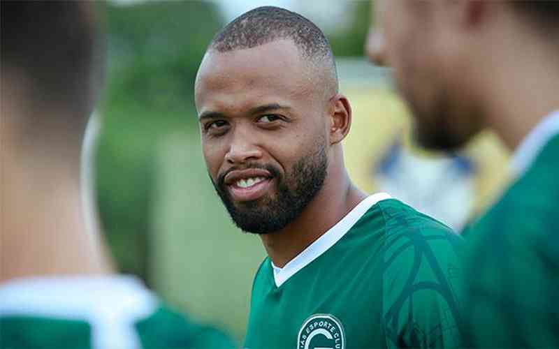 Cruzeiro negocia contratação do zagueiro Reynaldo, ex-Goiás