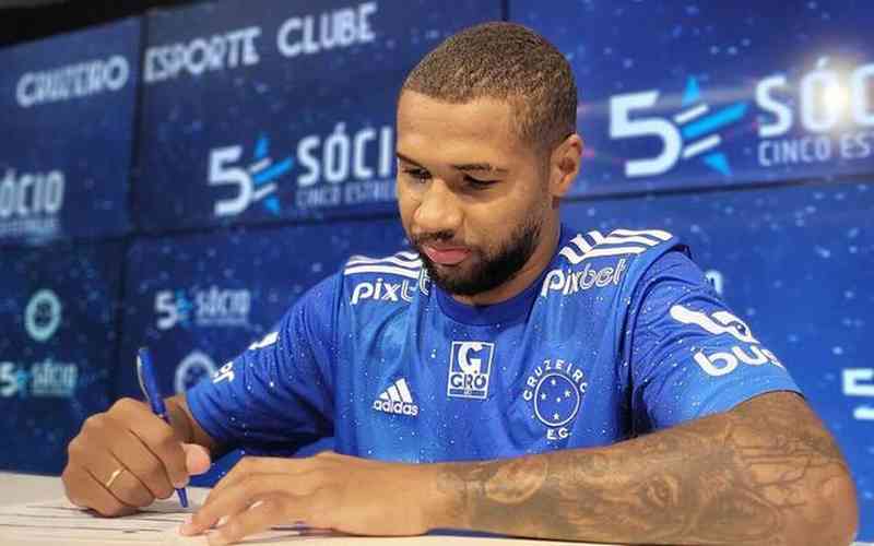 Ex-Palmeiras, Wesley diz que Cruzeiro é gigante e elogia torcida