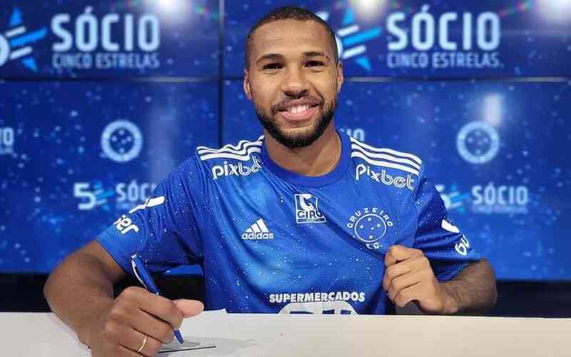 Cruzeiro anuncia a contratação do atacante Wesley, ex-Palmeiras