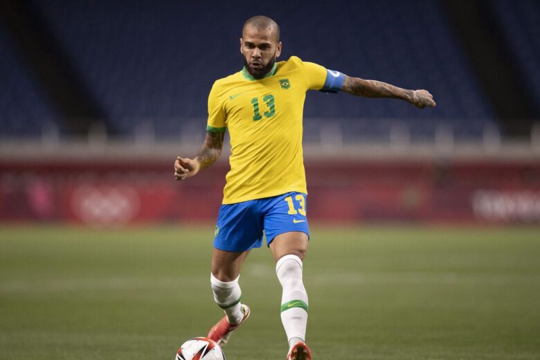 Amiga de vítima diz que Daniel Alves também passou a mão em suas partes íntimas
