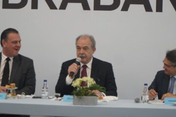 Após encontro com Febraban, Mercadante defende redução na TLP