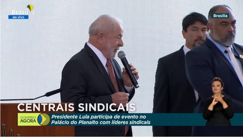 “É preciso acabar com essa história de que trabalhador por aplicativo é microempreendedor”, diz Lula
