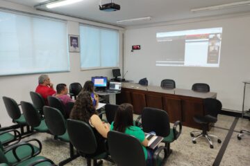 Presidente e servidores da Câmara de Monlevade buscam conhecimento sobre Painel Eletrônico