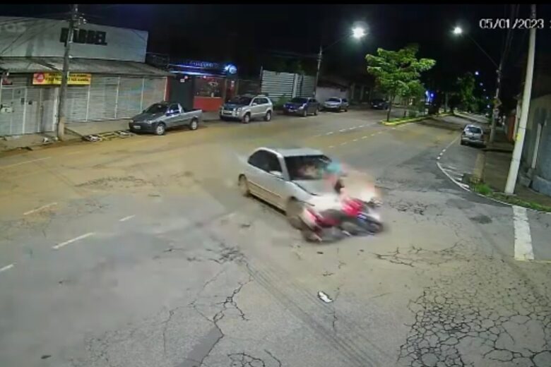Motorista foge sem prestar socorro após provocar acidente na Avenida Ipiranga