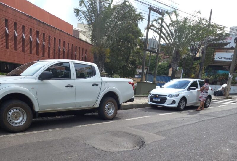 Buraco ao lado da FCCDA