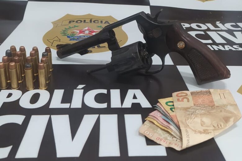 Homem investigado por tráfico é preso com revólver em Itabira
