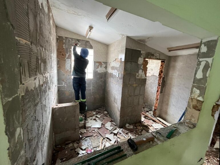 Prédio da Prefeitura de Santa Maria de Itabira passa por reforma