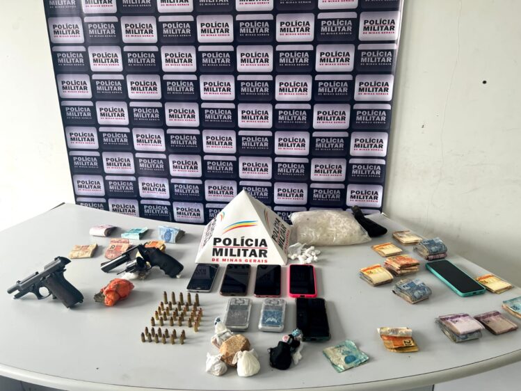 PM apreende armas, drogas e dinheiro durante operação em Itabira