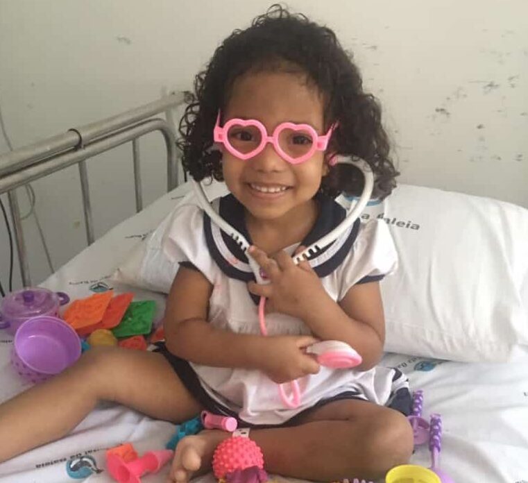 Mãe organiza rifa para custear tratamento de leucemia da filha de 3 anos