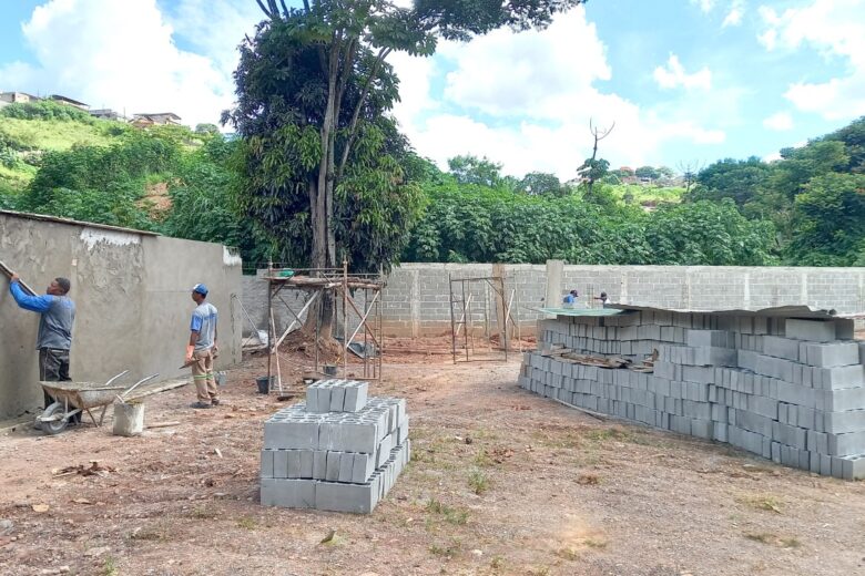Avançam as obras de reforma no Canil Municipal de Monlevade