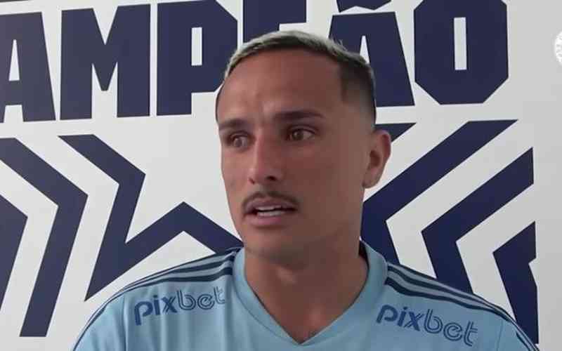 Edu chora ao se despedir do Cruzeiro: ‘Reerguemos um gigante’