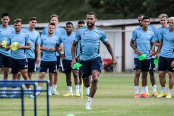 Com reforços em campo, Cruzeiro treina e dá sequência à pré-temporada
