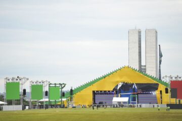 Mais de 60 artistas se apresentarão gratuitamente na posse de Lula; saiba quem subirá ao palco