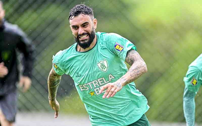 Mastriani sente desconforto muscular e vira desfalque do América