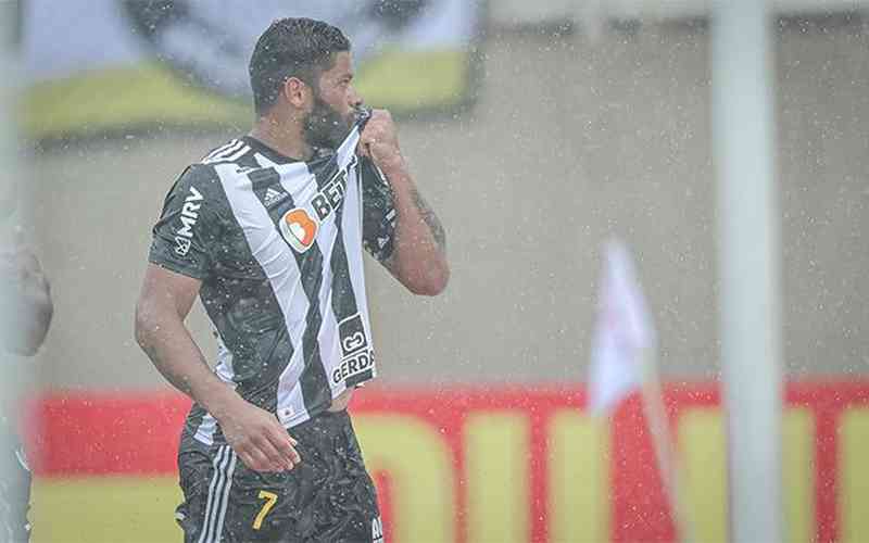 Hulk inicia temporada voando e participa de todos os gols do Atlético