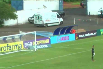 Jogador tem convulsão em partida do América na Copinha e sai de ambulância