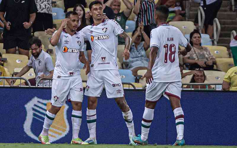 Lima decide com golaço, e Fluminense vence o Nova Iguaçu no Carioca