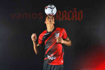 Athletico anuncia a contratação de Madson, ex-Santos, 2º reforço para 2023
