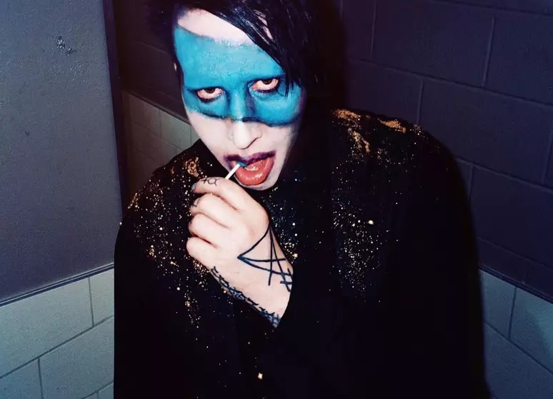 Marilyn Manson é acusado de assediar jovem nos anos de 1990